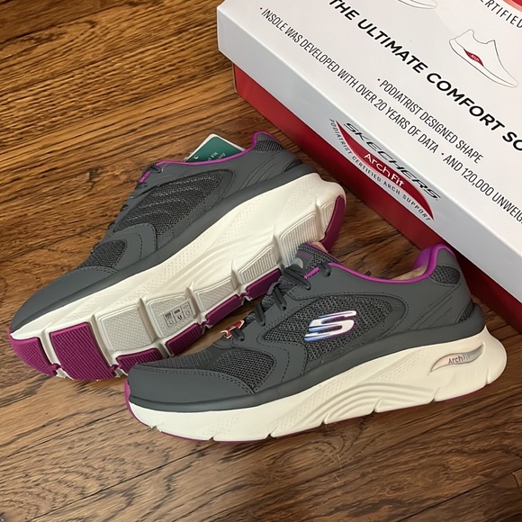 NWT Skechers ArchFit Shoes - Picture 3 of 6